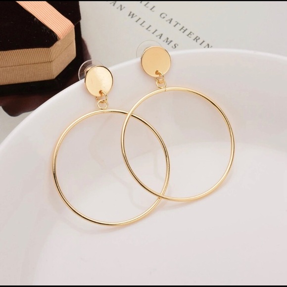 2/$10 ๐ Gold Circle Hoop Geometric Earrings - Picture 1 of 3
